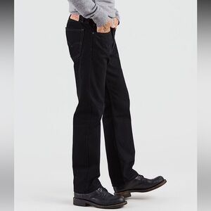 Men’s Levi’s 505 jeans size 32x30 regular in black.